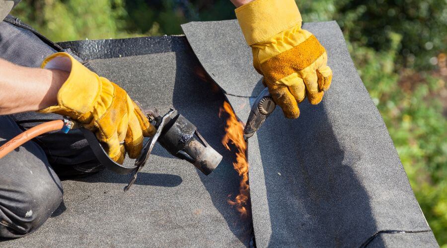 Expert Emergency Roof Repairs services in Lincoln, IA
